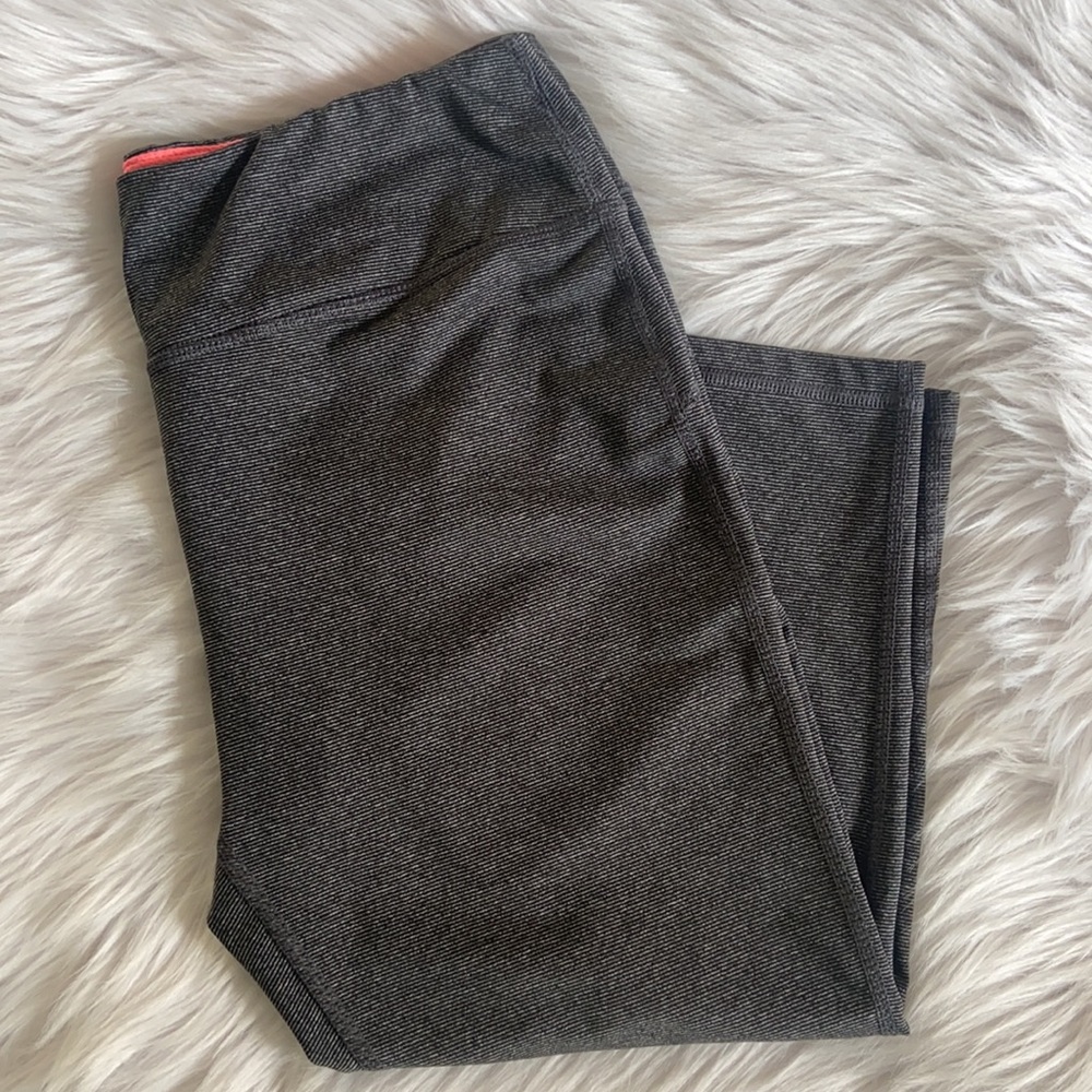 Athletic Capri leggings amika